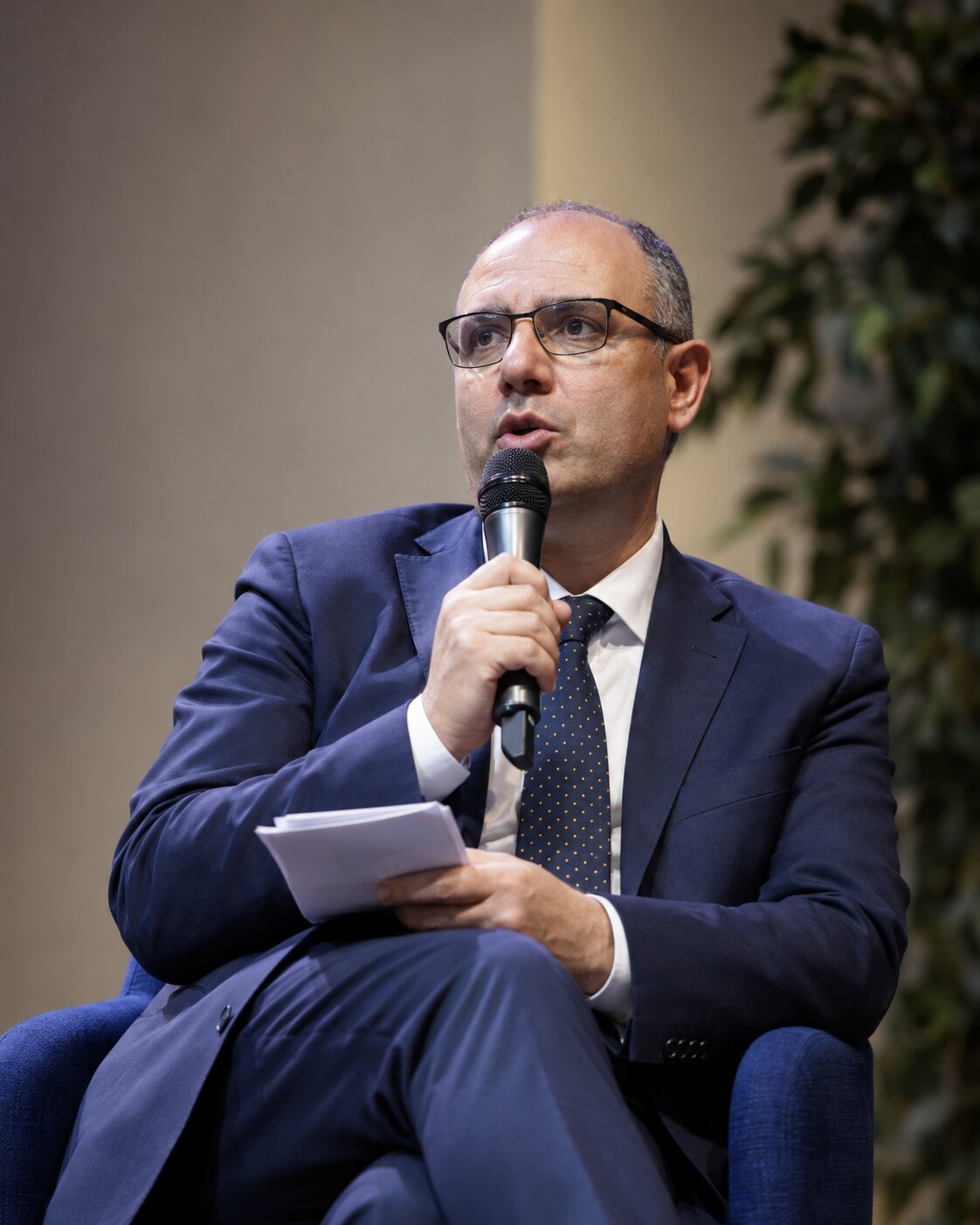 Raoul Russo durante un intervento pubblico